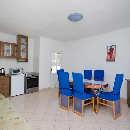 Elvira Apartment