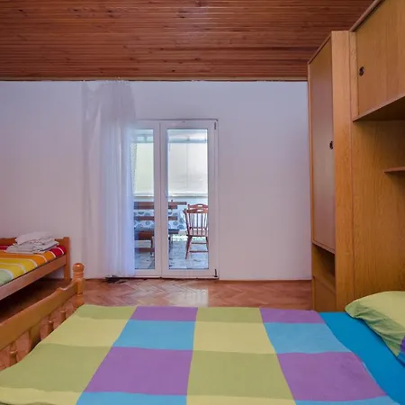 Elvira Apartmán Lopar