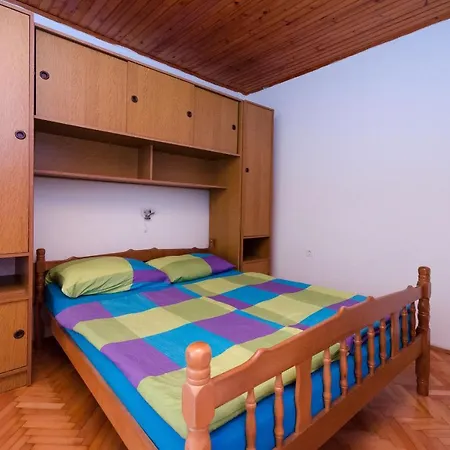 Apartment Elvira Lopar
