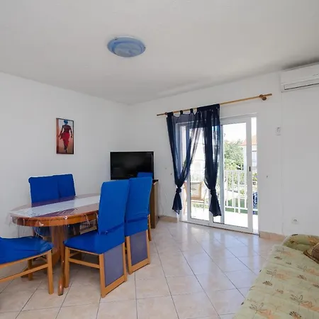 Elvira Apartmán Lopar
