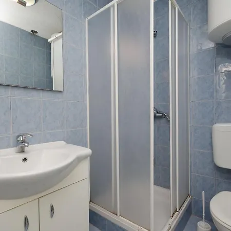 Apartment Elvira *