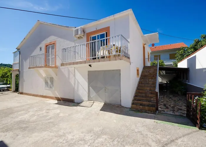 Apartman Elvira Lopar