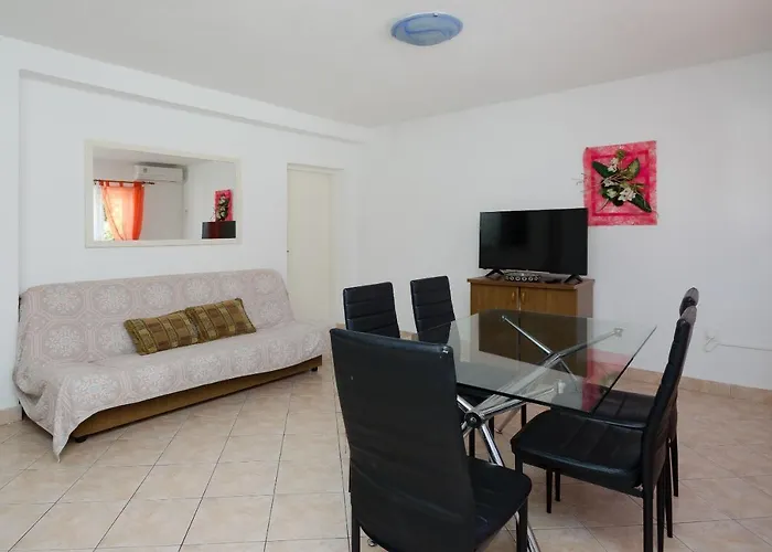 Apartman Elvira Lopar