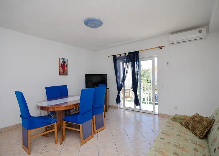 Elvira Apartman Lopar